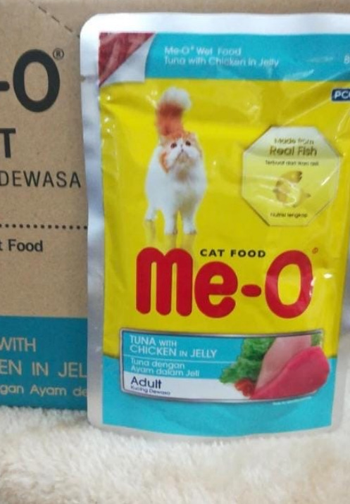 M e - o CAT POUCH CNN Tu n a with chicken in jelly 80 gm x 12 PKT